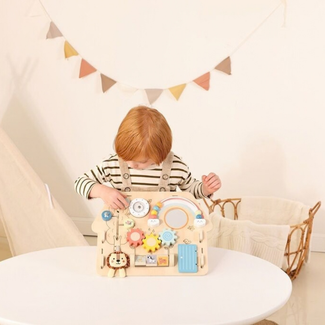 Дървен сензорен бизи борд къща с лъв 2Kids Toys – снимка 6