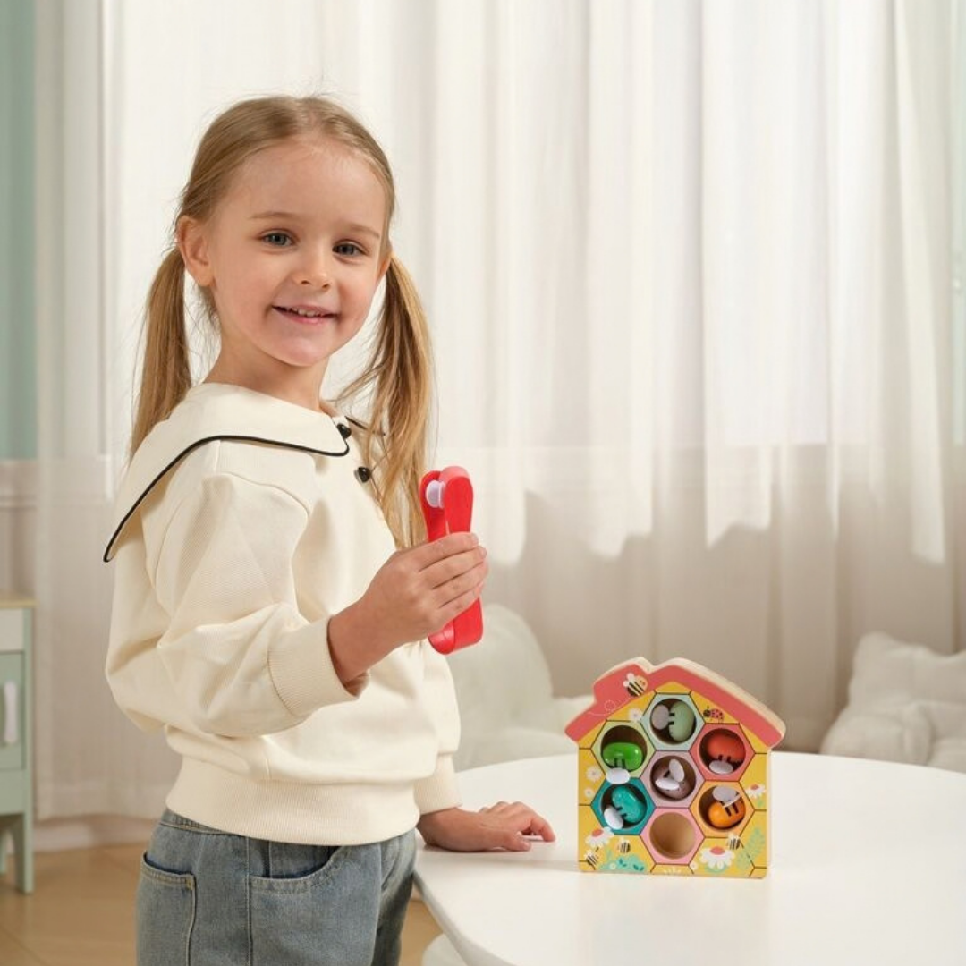 Дървена Монтесори игра кошер с пчелички и пинсети 2Kids Toys