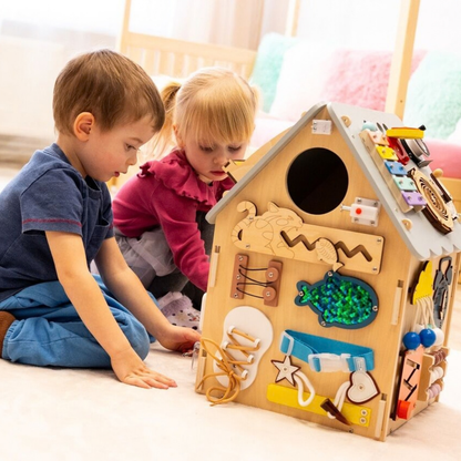 Дървен бизи борд Монтесори къща в сив цвят 2Kids Toys – снимка 7