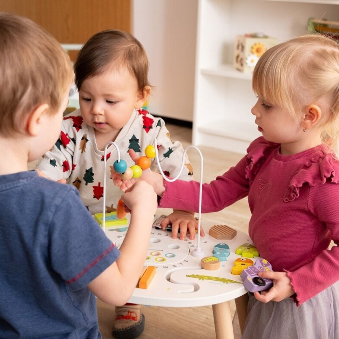 Дървена занимателна маса с активности 2Kids Toys
