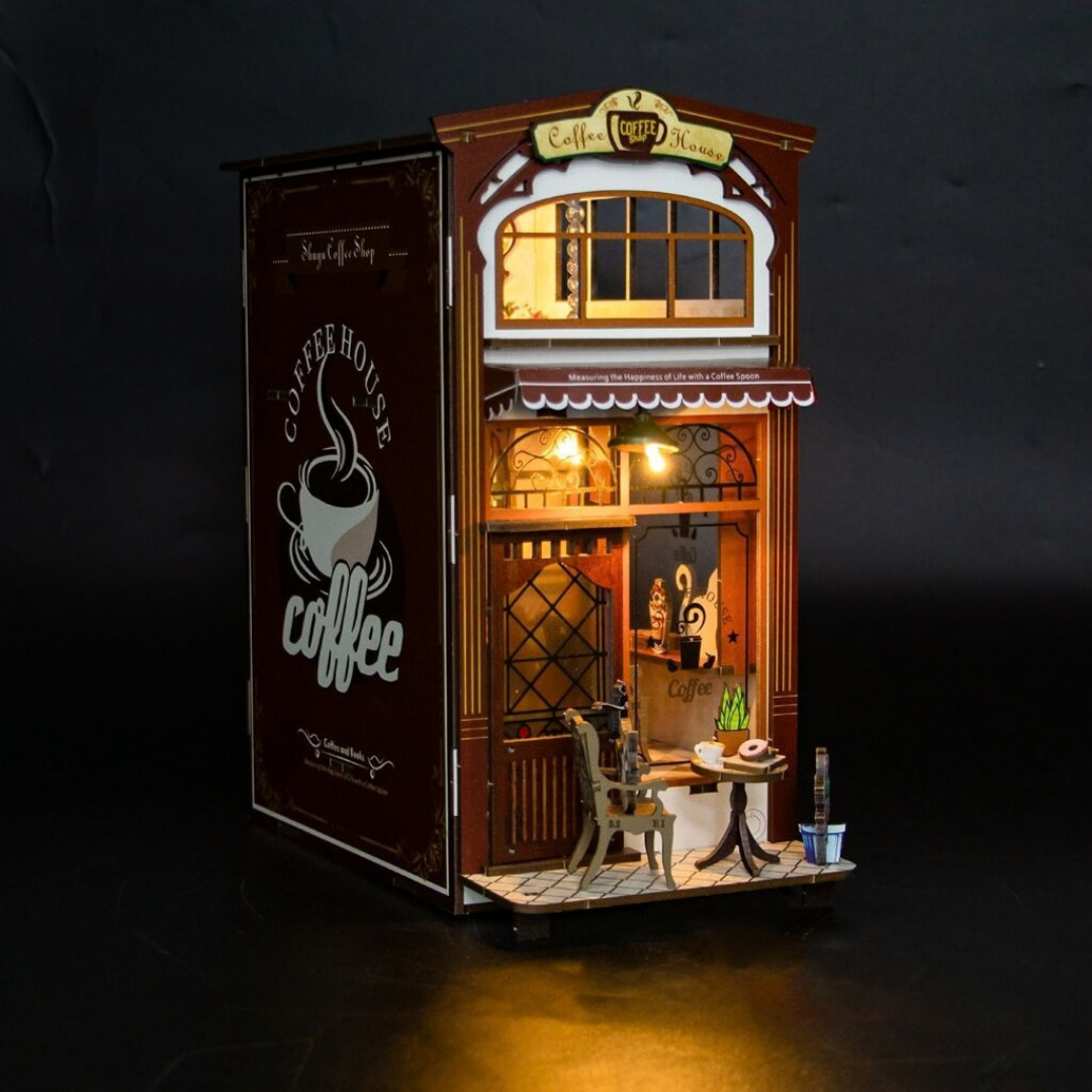 Сглобяем book nook модел Кафене с LED осветление 2Kids Toys – снимка 11