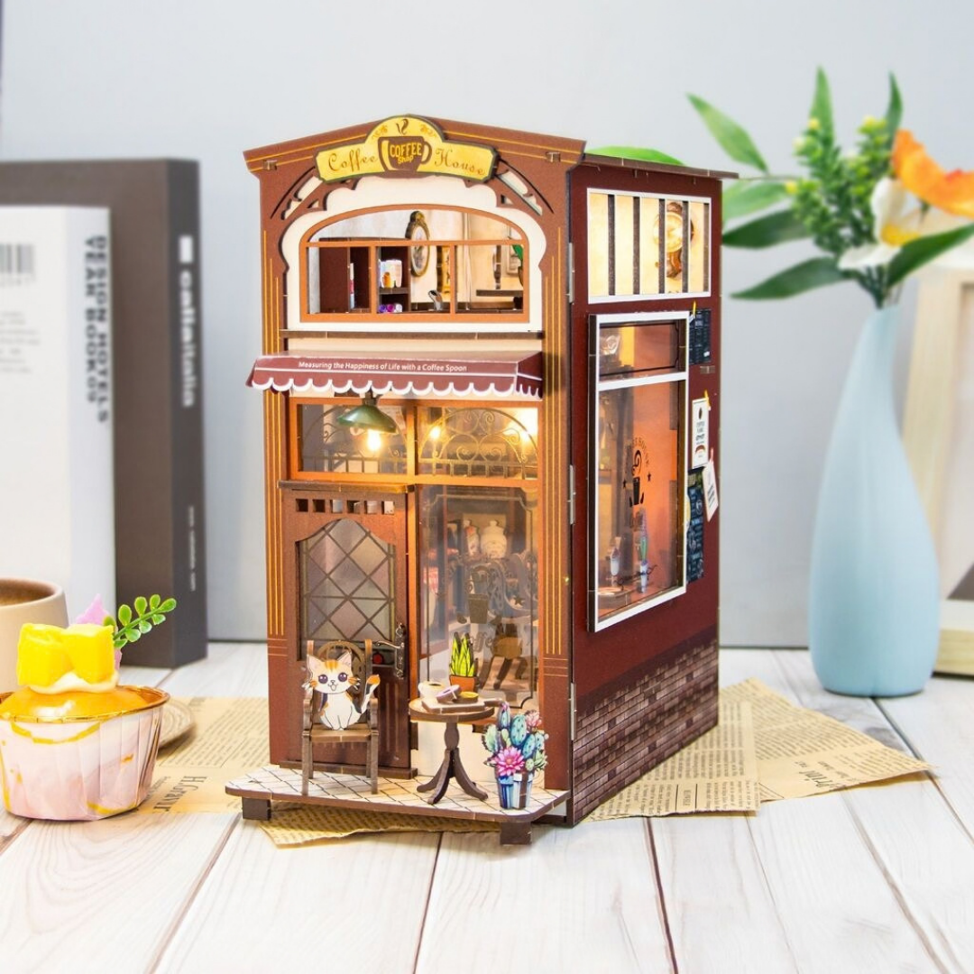 Сглобяем book nook модел Кафене с LED осветление 2Kids Toys – снимка 10