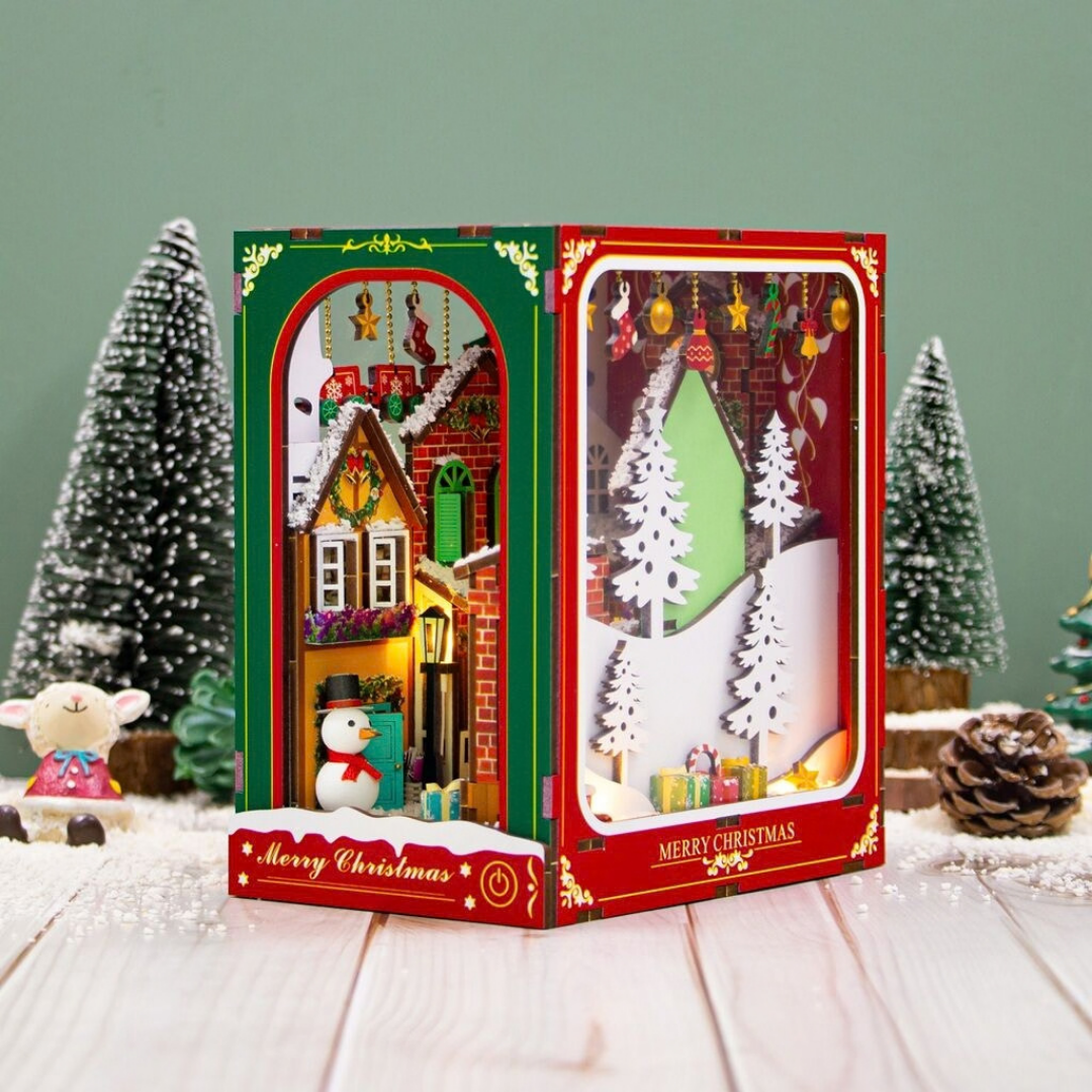 Сглобяем модел Book Nook White Christmas с LED осветление 2Kids Toys – снимка 5